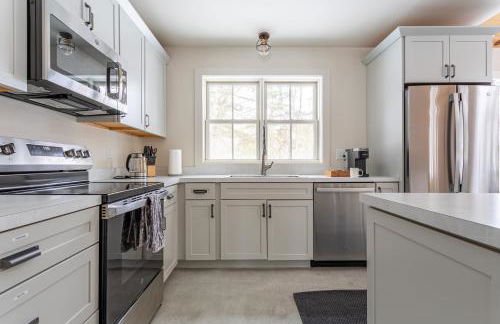 Lakefront Cabin with Private Dock Kenoza Den - Foto 37