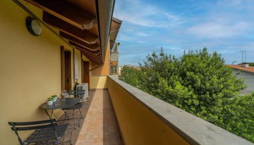 GuestHost - Lovely Apartment X6 with Balcony - Photo 5