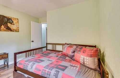 Cotter Home with Deck about 1 Mi to Big Spring Park! - Foto 25