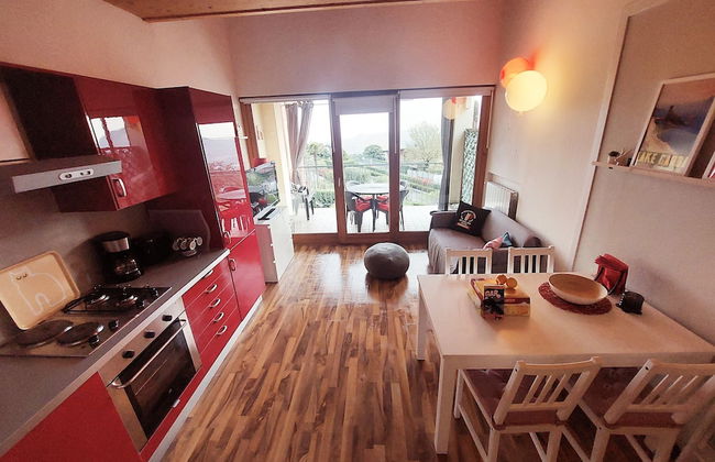 Red Villa With Shared Pool and Private Garden is the new Black on Lake Garda - Photo 10