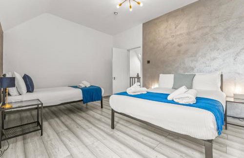 Modern City Centre Townhouse sleeps 10 & Parking - Foto 24