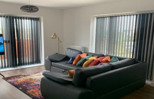 Stunning 2-bed Apartment in Grays - Photo 30