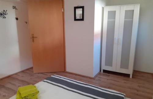 Souterrain Apartment Laatzen - Foto 13