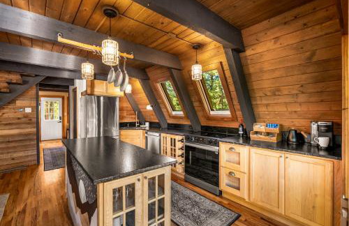 Timber A-Frame, Large Deck, Hot Tub, Fireplace - Foto 24