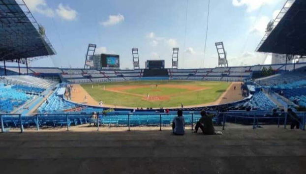 Baseball Game in Havana - Foto 3