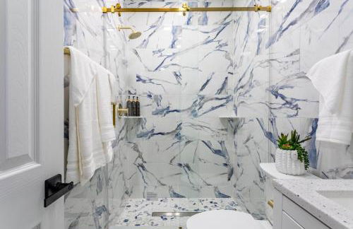 Modern Escape 3BR Apt with Parking - Foto 19