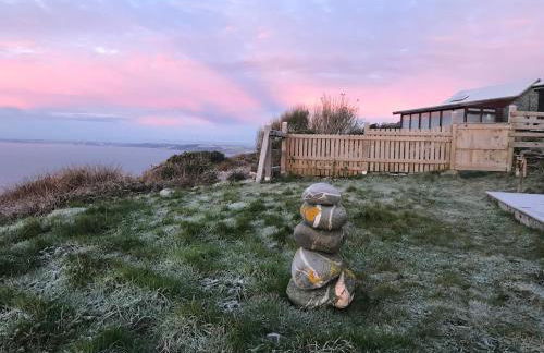 Romantic cliff top chalet at Whitsand Bay beach - Photo 37