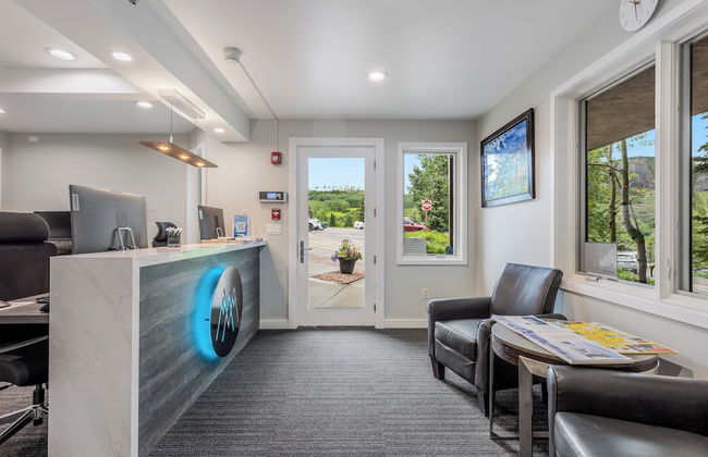 Laurelwood Condominiums - Foto 2