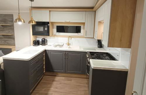 Hillingworth's Hot Tub Retreat - Lochmaben - Photo 9