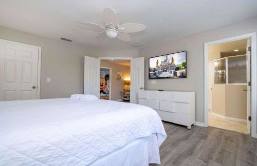 4BR Lakefront - Themed Rooms - Pool & BBQ! - Foto 16