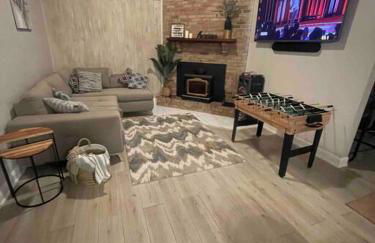 Modern Home near Lake w HotTub, Game Room, Fireplace - Foto 49