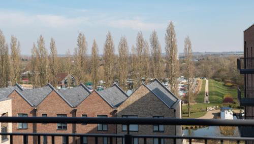 Lovely Home Near Canal, Park, & Central MK - Foto 4