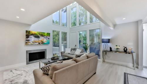 601-Lavish Family Home w AC & Patio near Meta & Stanford - Foto 2