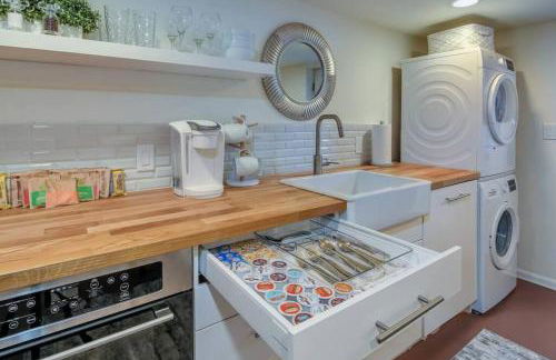 Private Basement Suite w Hot Tub - Foto 10