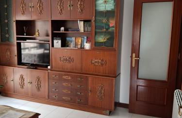 Alojamiento AJO con piscina y tenis - Ajo Palace - Foto 8