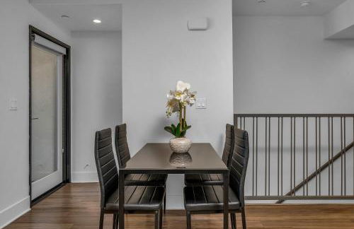 Amazing, Spacious Unit, Heart LA - Photo 19