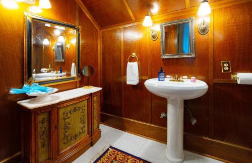 1906 Haus Stay for 13 with Access to Pool Hot Tub - Foto 47