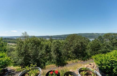 River & Garden View Suite of Kalama Oaks Lodge - Photo 16