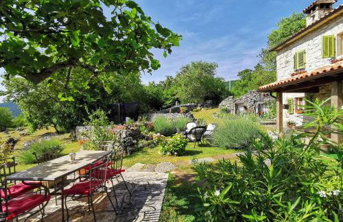 Villa Mavrici, Nature Paradise with pool - Foto 54