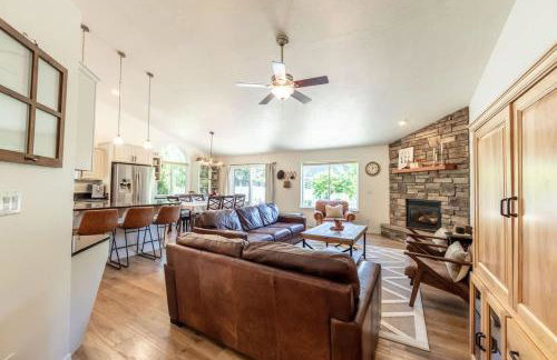 Big Family Getaway- Theater Room- BBQ- Play Room- Fire Pit - Foto 12