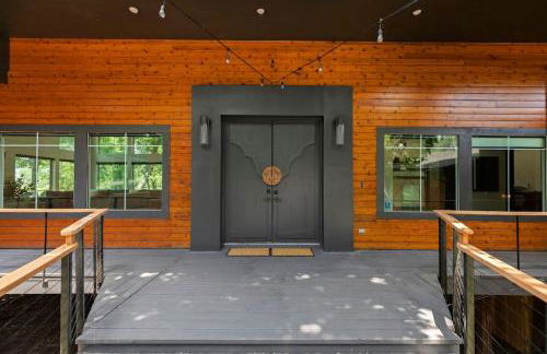 LUX Treehouse on Private Lake next to Lake Conroe with Game room, Paddleboards, Lake Views, and more! - Foto 29