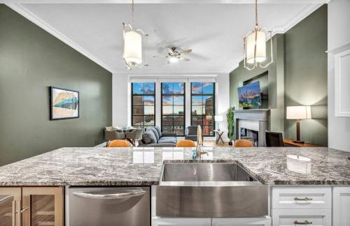 Stunning Luxury Downtown Condo in Playhouse Square - Foto 17
