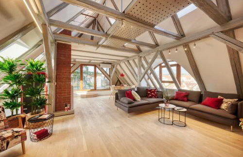 Uptown Palace Penthouse 2BR with Terrace by Irundo - Foto 14