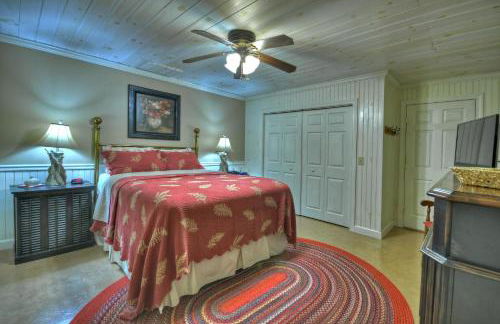 Southern Living Cottage Cozy up by the fire relax on the porch and enjoy peaceful surroundings - Foto 51