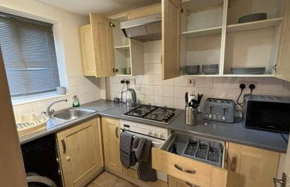 Cosy 2 Bedroom House - Large Driveway, EV Socket, WiFi, Contractor & Leisure Stays - Foto 9