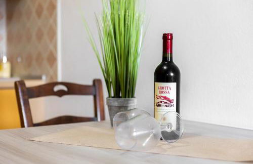 Long Green House - Photo 1