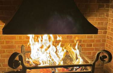 Grade II Listed Farmhouse, Pool, Hot Tub, Games Room, Celebration Hall, Car Park, 10ppl, 45 min from Central London - Foto 65