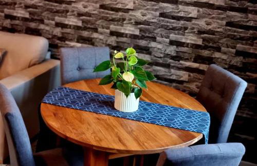 The Humsford Hideaway 2 bedroom home with driveway - Foto 10