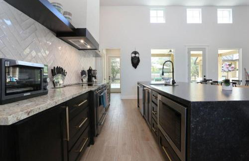 Heated pool Hot Tub Golf Cart Arcade Two Kitchens - Foto 16
