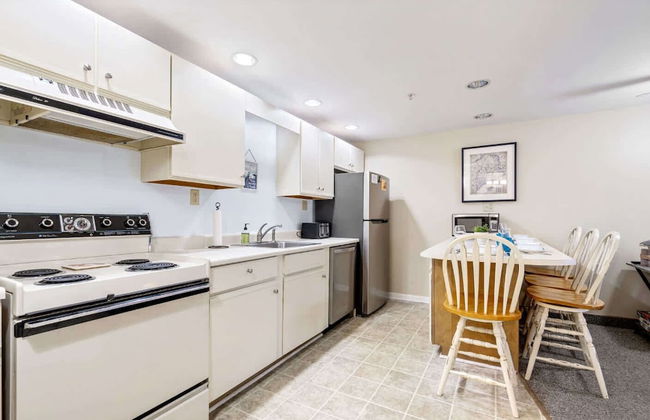 All is Wells Incredible Location! Walk to Beach - Photo 10