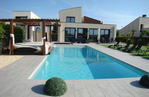 Villa en el campo cerca de la playa. - Foto 1