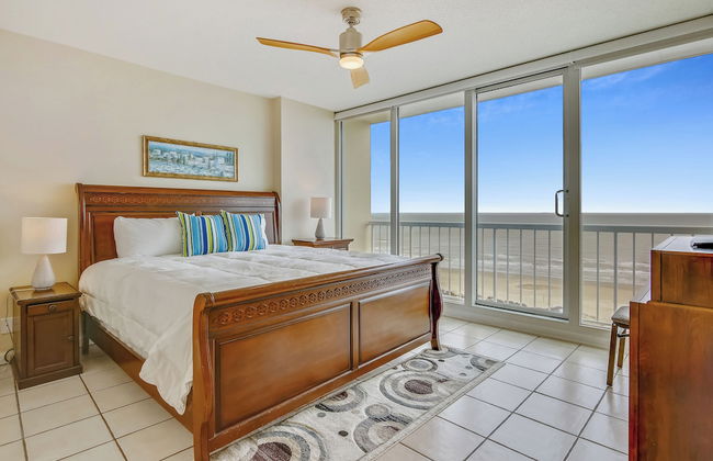 Beachfront Getaway by Ryson Vacation Rentals - Photo 2