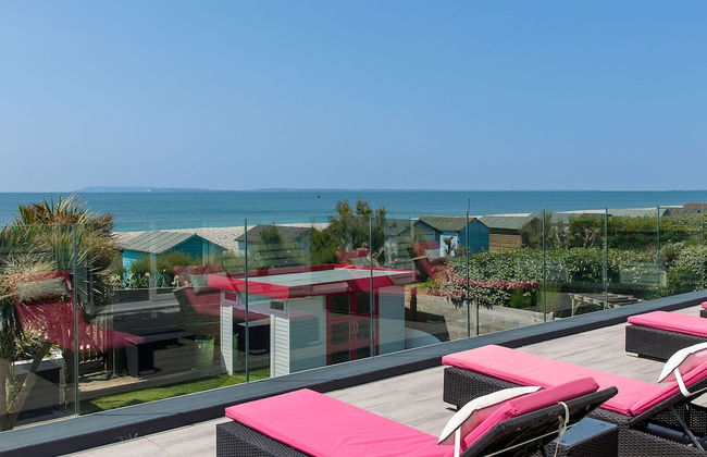 Vibrant Seafront Home With Seasonal Pool - Foto 35