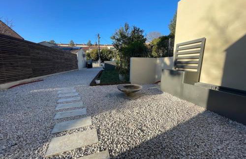 Glass and wood designer villa with garden in centertown - Foto 18