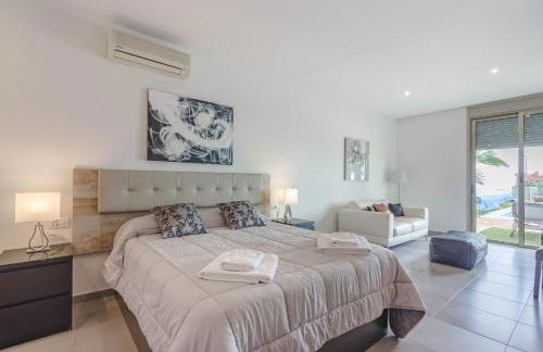 Villa Isabella, Luxury Villa with Heated Pool Ocean View in Adeje, Tenerife - Foto 4