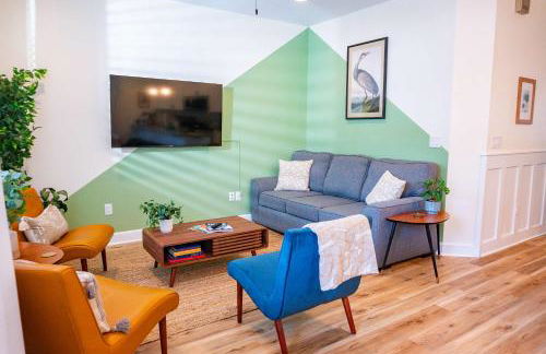 The Royal Crane Suite Newly Built Upscale Central - Photo 3