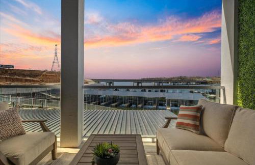 Upscale Lakeside Condo with Extraordinary Amenities at Topsider in Osage Beach 19mm - Photo 3