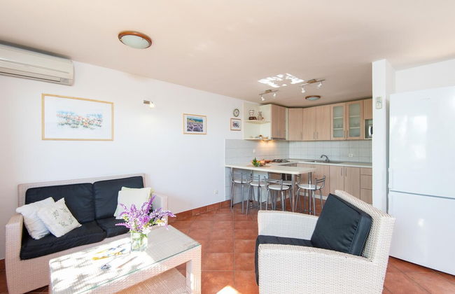 Holiday Home Barbie - Photo 12