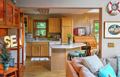 Roomy House on 2 Acres - 2 Mi to Egg Harbor Beach! - Foto 6