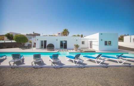 Casa Conil with a private 25 meter heated pool - Photo 16