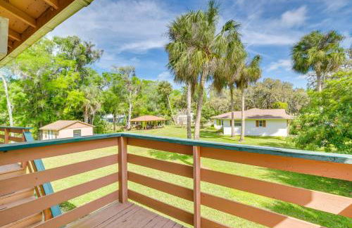 Relax Fireside Riverfront Inglis Duplex with Dock - Foto 21