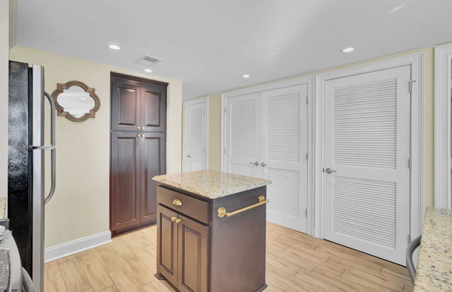 Oceanfront w/ Pool + Beach Access & Balcony View 312 B Shipwatch by Avantstay - Photo 10