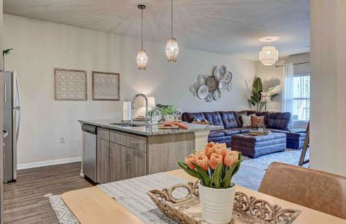 Boho Oasis w KING Bed w POOL Nr AIRPTShoppingDWTN - Foto 3