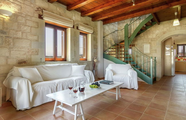 Villa in Kamisiana With Private Pool & Beach - Photo 10