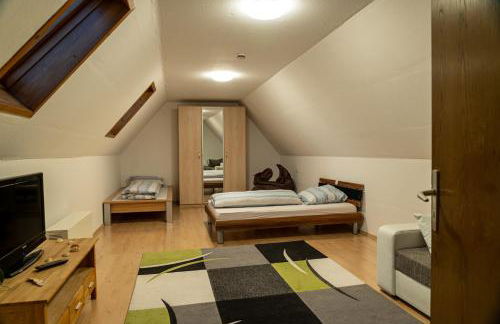 Ferienwohnung Schafbergblick - Photo 1