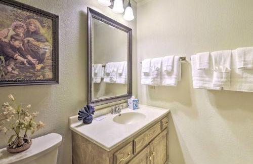 Red River Townhome with Balcony and Mtn Views! - Foto 16